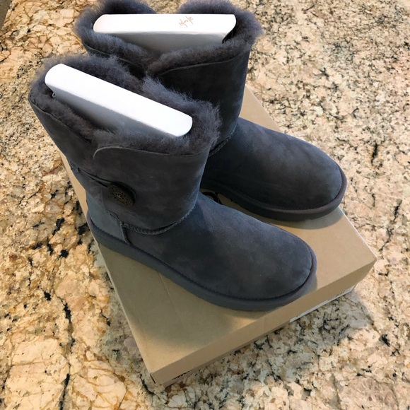 UGG Grey Bailey Button Boots Original Ugg Box & Tissue NWT - Picture 13 of 15